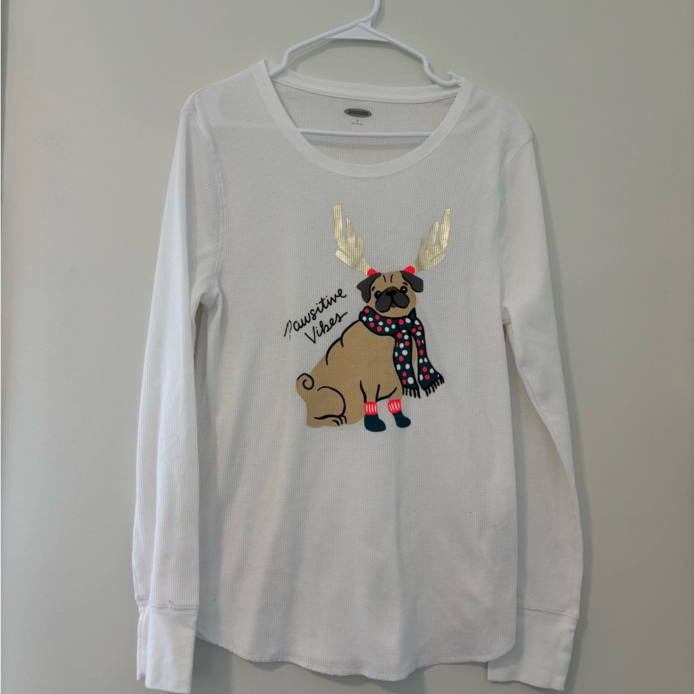 White Long-Sleeve Graphic Tee with Festive Pug